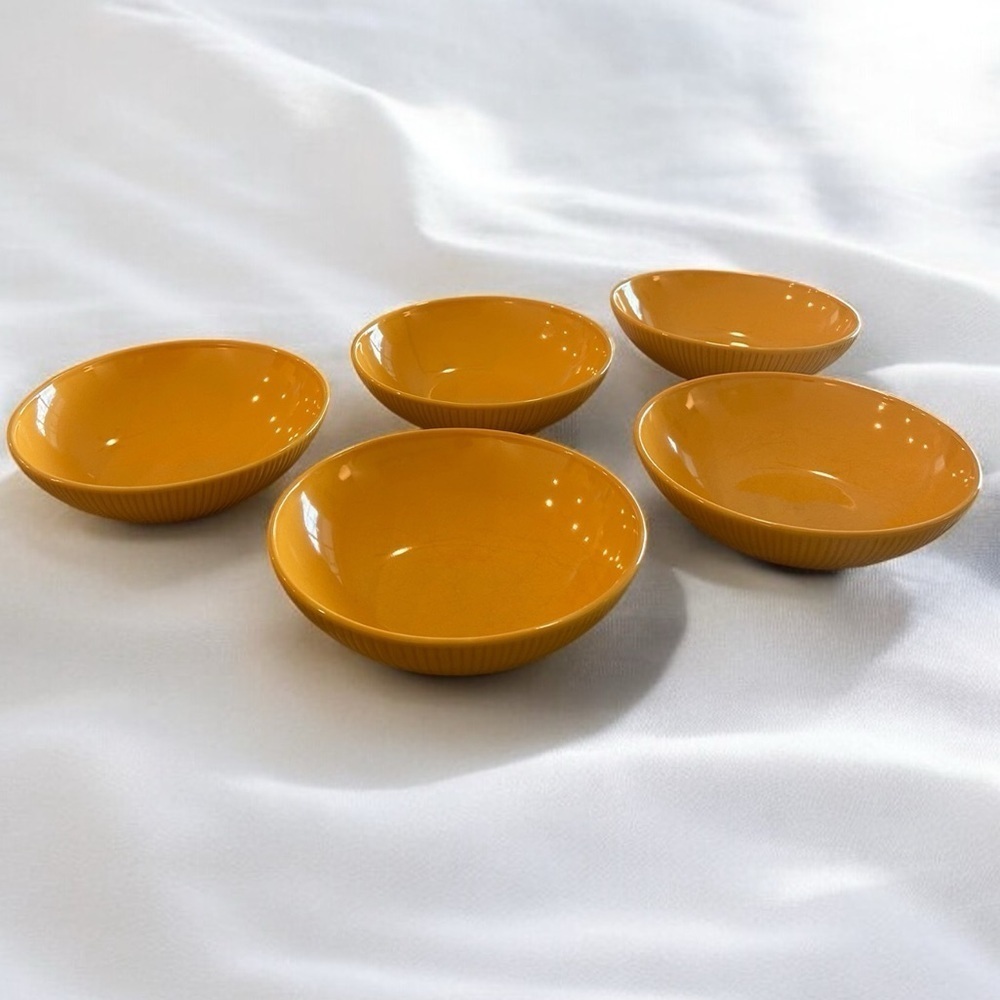 Set of 5 - 7” Diameter Bowls -‎ Sunflower Yellow - Good Condition (Unbranded)